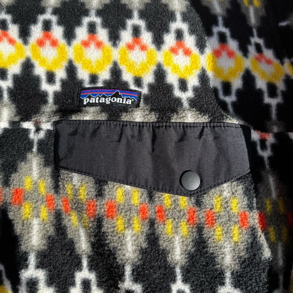 Patagonia Synchilla Size M Black Yellow Orange White - Picture 3 of 8